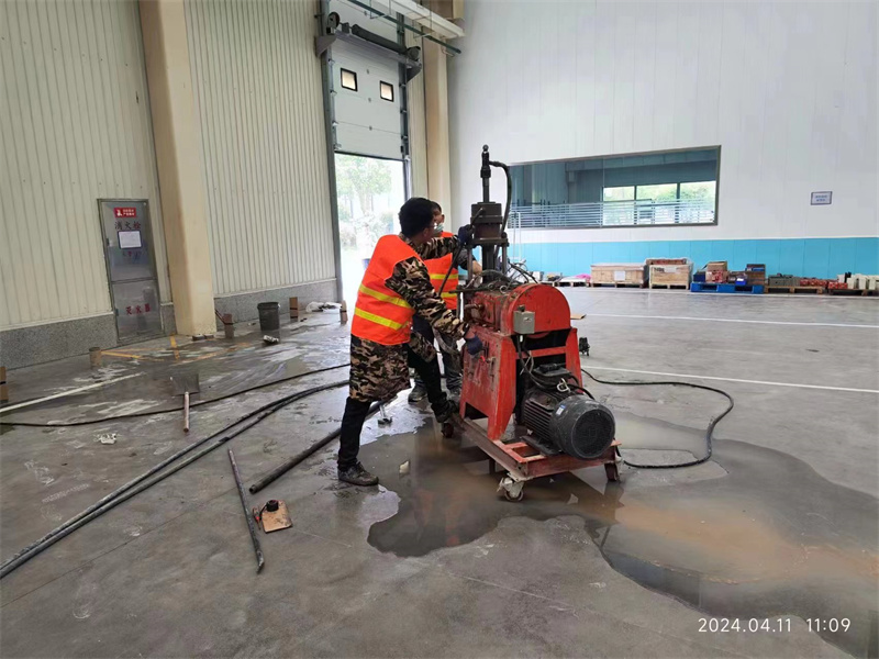 阿坝厂房地面下沉塌陷注浆加固施工